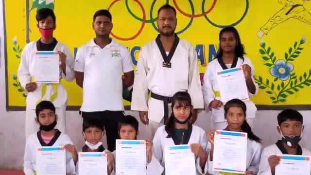 नवगछिया: मार्शल आर्ट ताइक्वांडो बेल्ट प्रमोशन टेस्ट में उत्तीर्ण खिलाड़ियों को नवगछिया में मिला प्रमाण पत्र #ताइक्वांडो