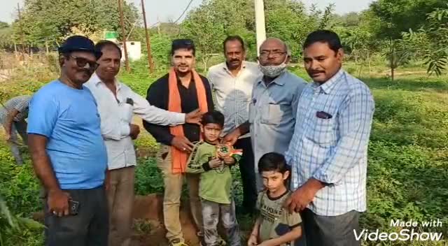 हमीरपुर: सुमेरपुर में एक छोटे से बच्चे ने अपने जन्मदिन पर तपोभूमि वाटिका में रोपित किए आधा दर्जन पौधे #पौधरोपण