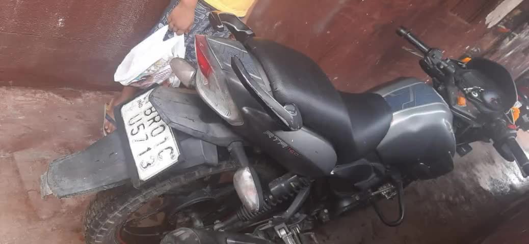 संपतचक: #missing
#pachi
ये गाड़ी कहीं भी दिखे तो 9507425305,8210548707,9334388919 इस नंबर पर  सपर्क करें