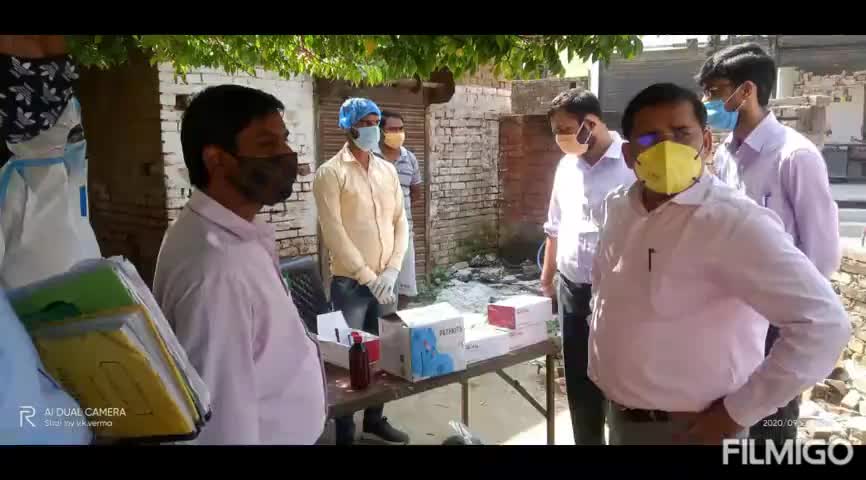 सोहावल: कोविड-19 की रैपिड एंटीजन जांच हेतु लगाए गए बूथों का जिला अधिकारी व मुख्य विकास अधिकारी ने किया निरीक्षण #dm #cdo