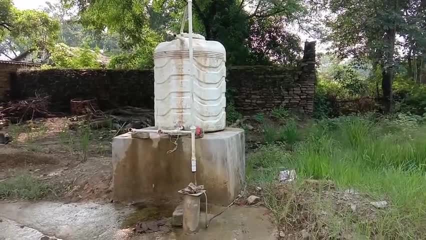 नावापारा के मोहल्ले वासियों को हो रही पानी की समस्या दूर करने के लिए सरपंच ने बोर कराकर लगवाई टंकी #जनसुविधा