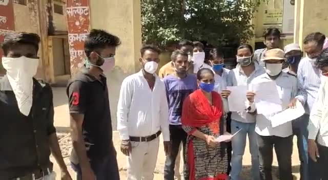 अच्छे दिन भारत के?? #हाथरसगैंगरैप पर आंदोलन ६ सूत्री ज्ञापन SDM को सौंपा
विनेश9413748893
#NationalNews
#gangrape