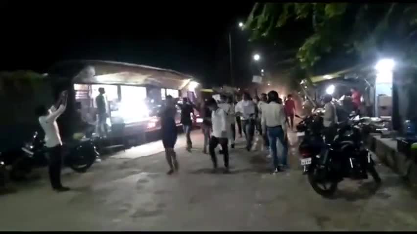 ज़मानिया: हाथरस गैंगरेप में मृत पीड़िता को न्याय दिलाने के लिए जमानियां तहसील मुख्यालय पर युवाओं ने निकाला कैंडल मार्च #हाथरस_कांड