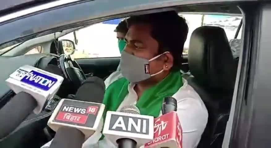 पटना ग्रामीण: पटना एयरपोर्ट पर विकासशील इंसान पार्टी के अध्यक्ष मुकेश सहनी का बयान- महागठबंधन में जल्द होगा सीटों का ऐलान #मुकेश_सहनी