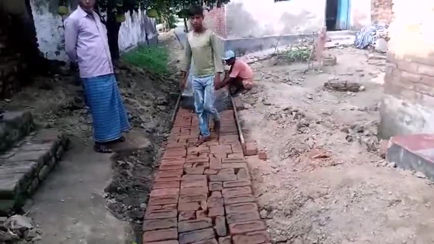 दरौंधा: कोडारी कला पंचायत के वार्ड 4 में मुखिया द्वारा कराया जा रहा नाले का निर्माण, #नवनिर्माण