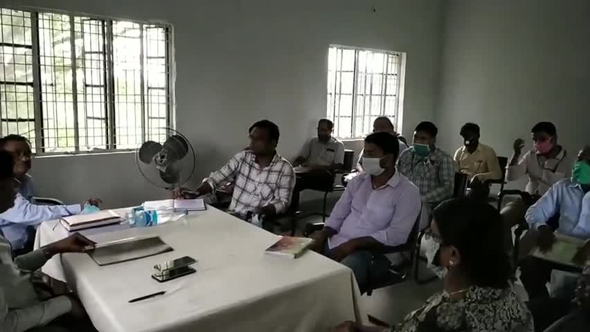 हायाघाट: आनंदपुर में सेक्टर पदाधिकारी व पंचायत सचिव के साथ BDO व CO ने विधानसभा चुनाव को लेकर की समीक्षात्मक बैठक #बीडीओ #सीओ