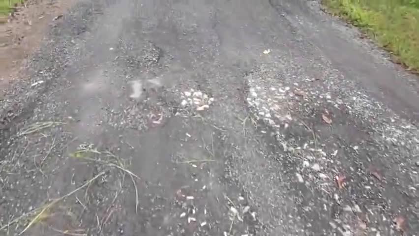 भैयाथान: ग्राम पटियाडांड से टोमो जाने वाली 5 किमी सड़क की हालत जर्जर, ग्रामीण हो रहे परेशान,सुधार की मांग#सड़क#जर्जर