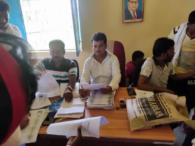 गढ़वा: बेलचम्पा पंचायत में खाद्य सुरक्षा के तहत 316 लोग राशन कार्ड में नाम जोड़वाने के लिए दिए आवेदन #राशन_कार्ड