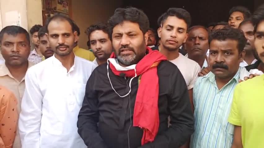 हाथरस की बिटिया मनीषा बाल्मीकि के लिए शोक सभा का आयोजन किया गया वे 2 मिनट का मौन रखकर श्रद्धांजलि दी#kamalAkhtar