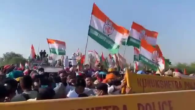कैसे अकेला छोड दूँ उसे जिसकों रोकने के लिए तानाशाही हुकूमत ने पूरी ताकत लगाई हुई हैं।

#KhetiBachaoYatra