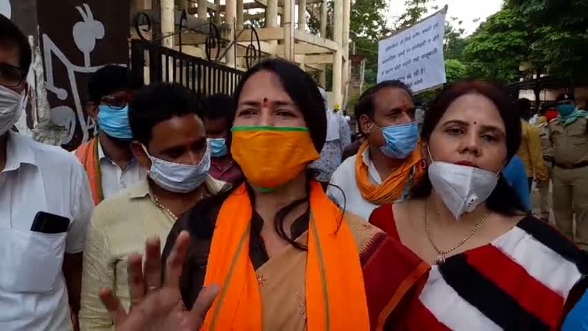 रायपुर: #Raipur के #Vard नम्बर 10 की #parshad ने #Mahapour पर लगाये गंभीर #Arop!
#NagarNigam, #raipur_cm_हाउस #Meyor #bjp