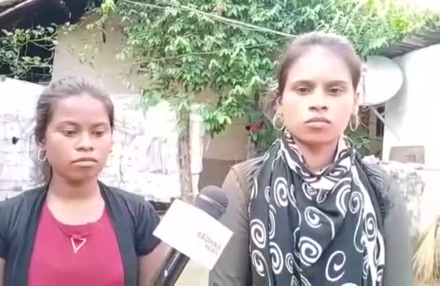 रायपुर: #Kondagaon में दो #Ladkiyon को आधी रात घसीट कर घर से बाहर निकाला और फिर जो हुआ देखिये #Live #Video
#Marpeet, #Dushkarm