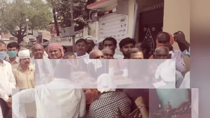 आज गोपालगंज संसदीय क्षेत्र के #हथुआ विधानसभा के विभिन्न गांवों में जनसंपर्क करते हुए।