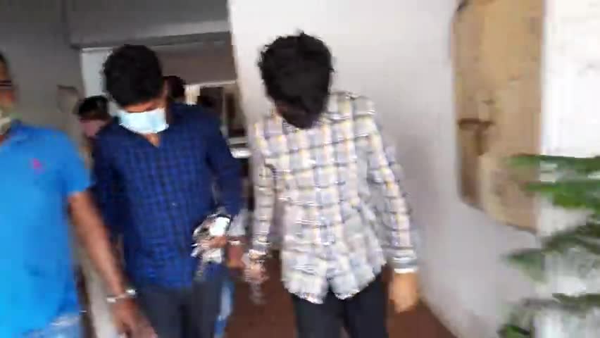 रायपुर: #Raipur शहर में #Charas #Cokin की सप्लाई करने वाले यही हैं ये 7 #लड़के।।
#Suplayar #RaipurPolice #crime,#women,#police