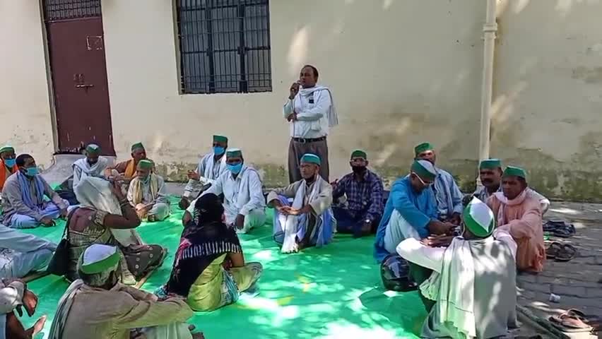 इकौना: इकौना ब्लॉक परिसर में किसान यूनियन की मासिक पंचायत का हुआ आयोजन, 5 बिंदुओं को लेकर सौंपा गया ज्ञापन #किसान_पंचायत