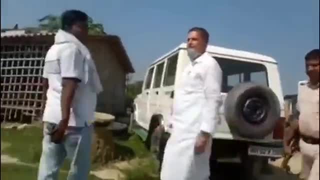 बिस्फी: जनता के सवालों से जनता पर #भड़के विधायक #Faiyaz जी और कह रहे हैं हम आप से वोट थोड़ी नहीं #मांगते हैं तो फ़िर सड़क पर ऐसे