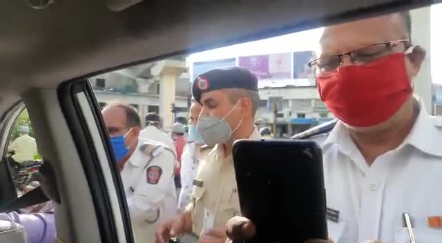 पनागर: महाराष्ट्र पुलिस द्वारा उत्तर भारतीयों के साथ हमेशा इस तरह की बदतमीजी की जाती है।﻿﻿
#aloktiwari55 
#aloktiwari55office