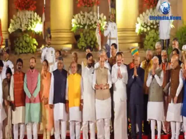 हुज़ूर: मंत्रिमंड़ल विस्तार से क्यों डर रहे मोदी? 
#Modimantrimandal #Modicabinet