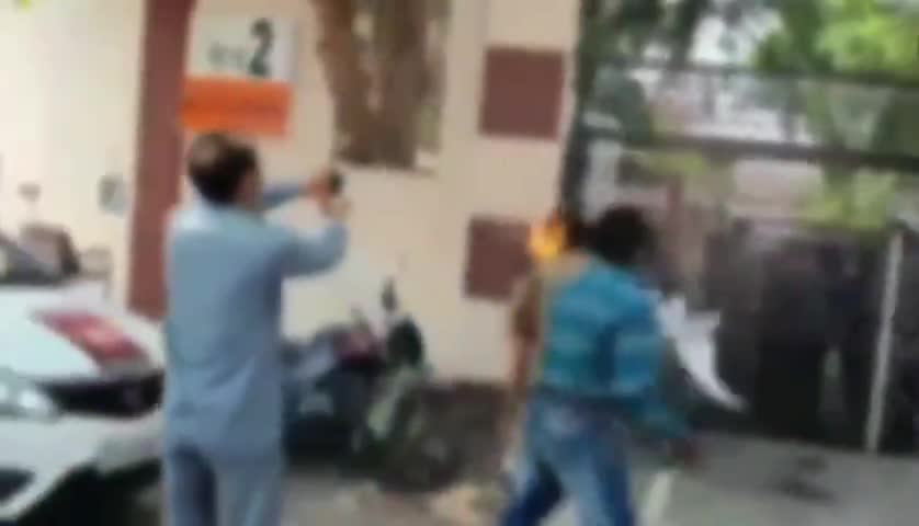 न्याय के लिए आत्मदाह का प्रयास ये है यूपी सरकार का Zero Tolorance. #NoMoreBJP #akhilesh_again