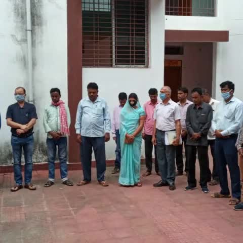 सारठ: बामनगामा, ठाढ़ी व चितरा के पंचायत सचिव की मौत पर शोक सभा का हुआ आयोजन, सारठ बीडीओ ने की एक दिवसीय अवकाश की घोषणा #शोक_सभा