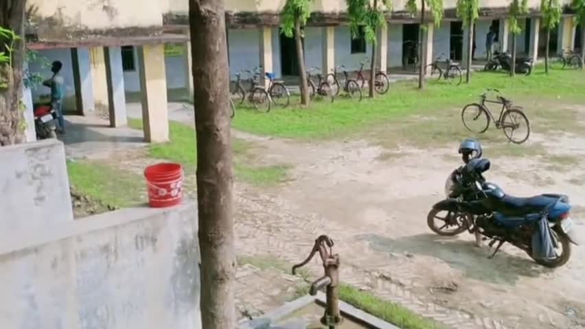 जाले: नरौछ प्राथमिक विद्यालय उर्दू पर बुनियादी सुविधाओं का अभाव देख BEO ने HM को लगाई कड़ी फटकार #election2020