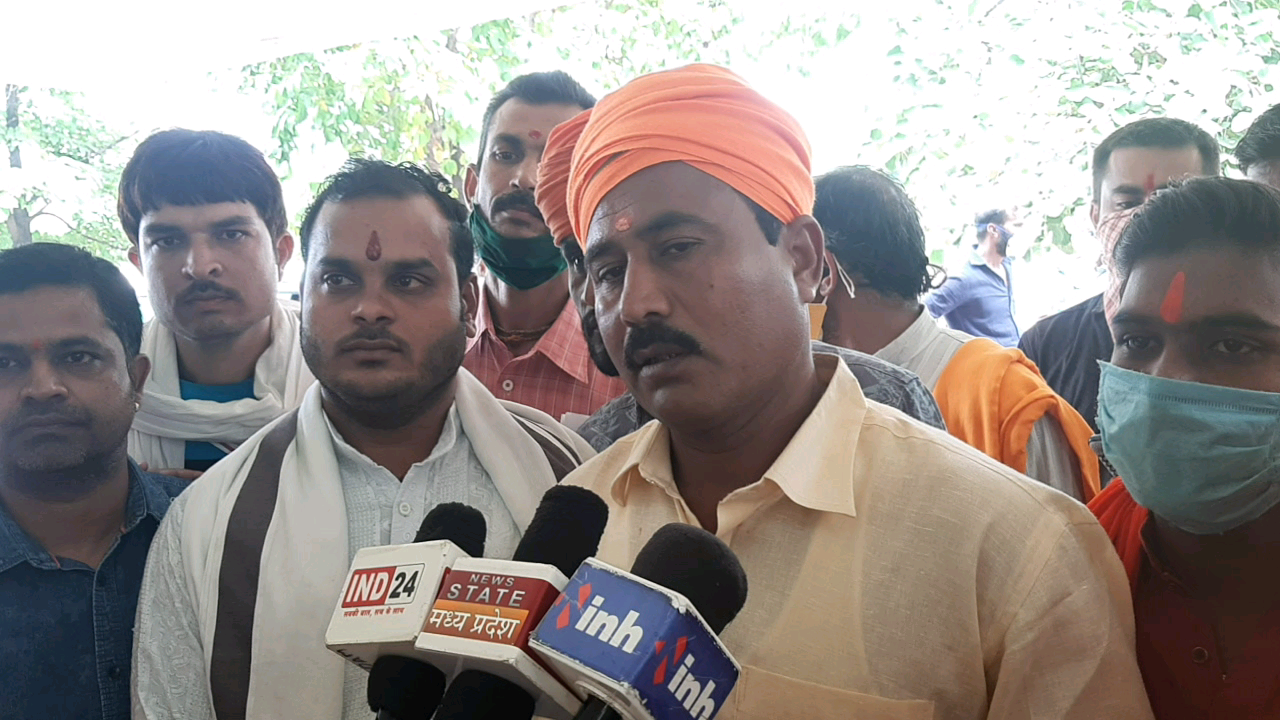दमोह: दमोह मनोज देवलिया ने किया मूलनिवासीयो को मूत्रनिवासी कहकर अपमान किया।
#komalahirwar 
#rdd_news14 
#bhimarmy