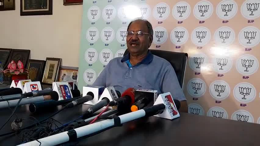 रायपुर: #CM #bhupeshbaghel के निर्वाचन क्षेत्र में धड़ल्ले से रात दिन बिक रही अवैध #sarab ! 
#BrijMohanAgrawal-पूर्व #minister