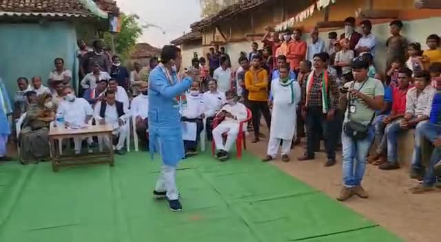 रायपुर: #marvahi में #chhattisgarh #congress #pradesh #अध्यक्ष #Mohan Markam का तूफानी प्रचार अभियान।