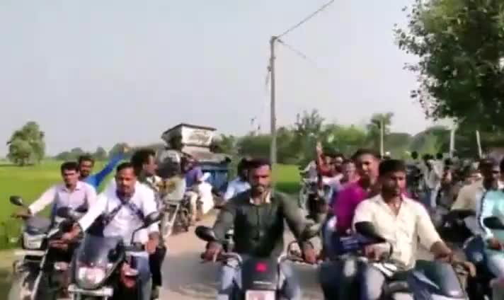कुर्था:रालोसपा+बसपा गठबंधन प्रत्याशी पप्पु वर्मा ने बाइक एवं पैदल चलकर चलाया चुनावी जनसंपर्क अभियान#रालोसपा+बसपा