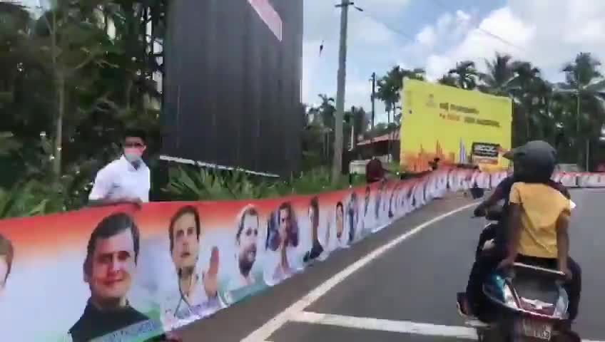 वायनायड में #राहुल_गांधी।
कार्यकर्ताओं में #स्वागत के लिए #जोश।