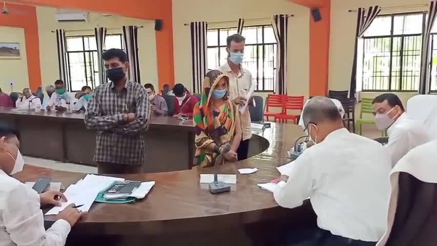 इकौना: इकौना तहसील में पहुंचे मण्डलायुक्त, सुनी फरियादियों की समस्याएं #मण्डलायुक्त