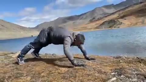 चरखी दादरी: Fitness challenge at 16,000 ft above the sea level at ‘Gongkar la’ lake on route to Mago from #Tawang !
ips madhur