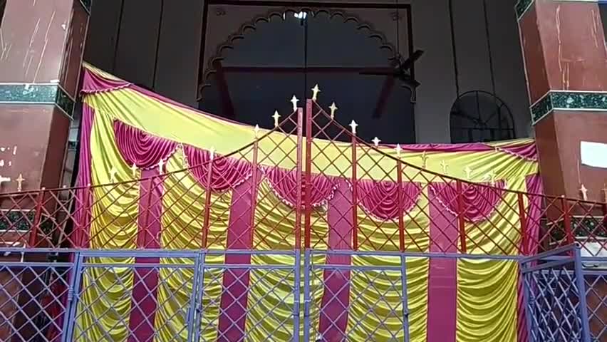 गोड्डा: पूजा गाइड लाइन पर जिला प्रशासन के ज्यादा शख्त रवैये से गोड्डा मुख्यालय के बड़ी दुर्गा मंदिर में बिफरे श्रद्धालु#नाराजगी