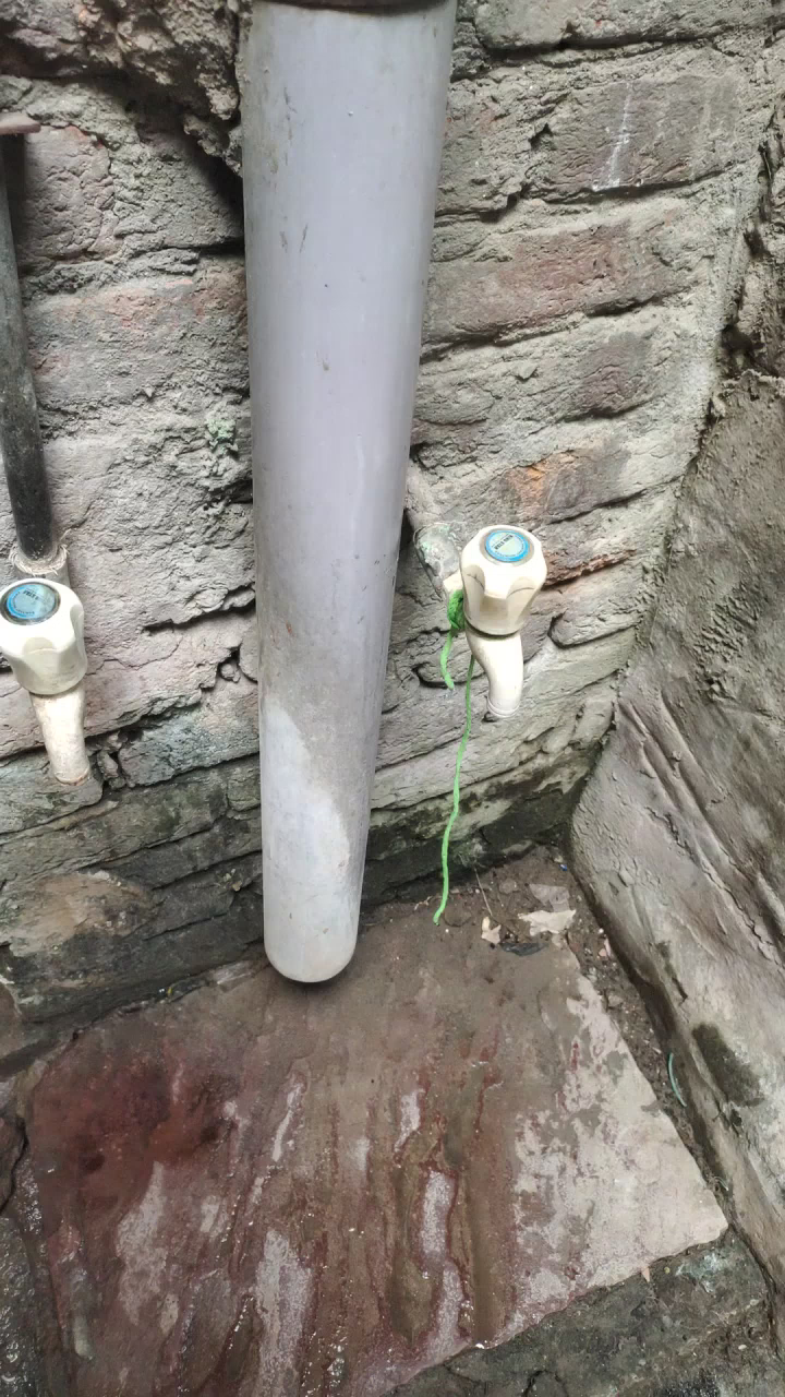 गाज़ियाबाद: video no.2 .ghaziabad nagar nigam #paani ki samsya, teele wali gali ,gali no 7,near jai dairy ,ghukna,gzb