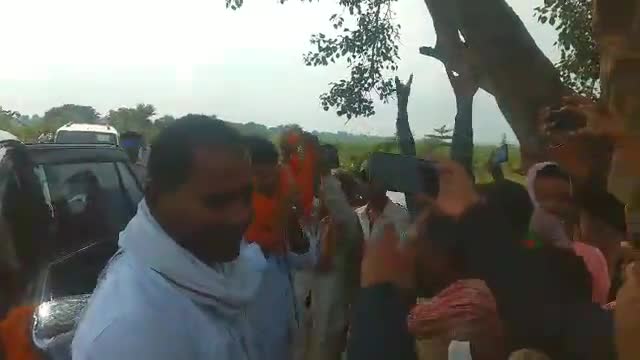 पालीगंज: निर्दलीय प्रत्याशी#सुनील यादव का लोग सभी गांवों में स्वागत कर रहे हैं और#जित दिलाकर रहेंगे ये#वादा कर रहे हैं...