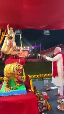 #विजयदशमी के पावन अवसर पर
आरती करते श्री नरेंद्र मोदी जी
जय माता दी
जय हिंद#