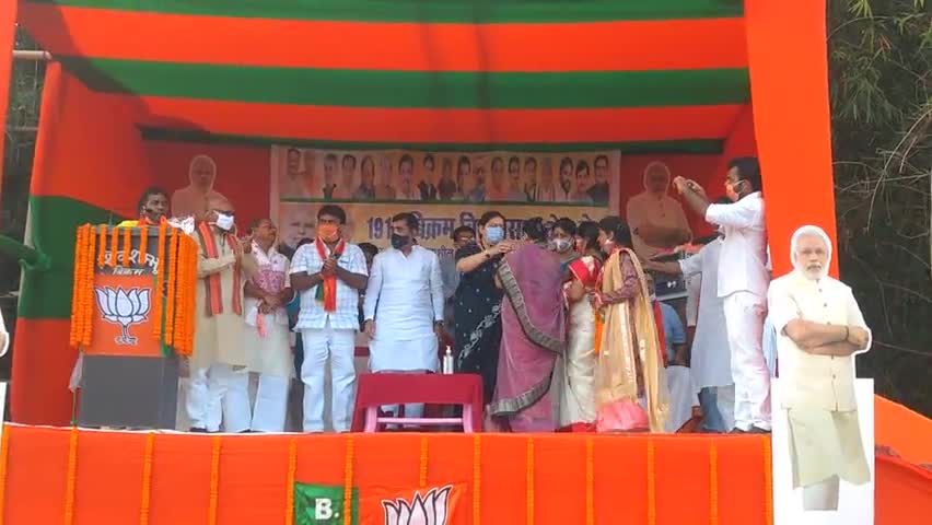 बिक्रम: विधानसभा क्षेत्र में चुनावी सभा में#सभी का स्वागत बुकी और #अंग वस्त्र देकर किया गया---#अतुल कुमार के द्वारा