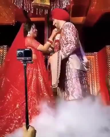 चरखी दादरी: #NehaKakkar marriage night with rohanpreet. Both looking Gorgeous.
Now nehupreet. Grand arrangement
