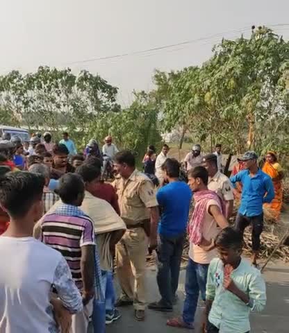 बेगूसराय: #NH-31 रमजानपुर खातोपुर के बिच में NH-31 को ग्रामीण ने जाम कर दिया दो पक्ष के आपसी विवाद के कारण.