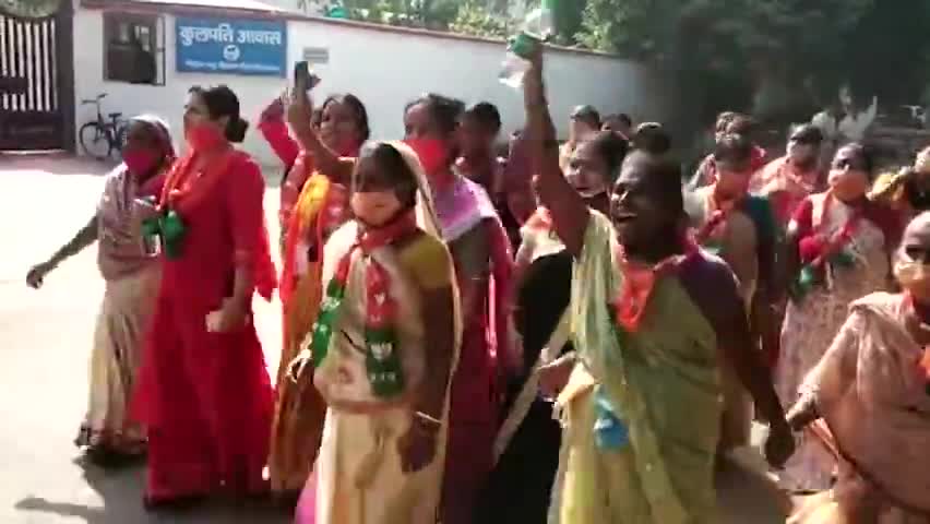 ये मोदी जी का ही जलवा है कि लोग उन्हें सुनने के लिए मीलों दूर से पैदल चलकर आए थे।
#narendramodi 
#BiharWithNDA