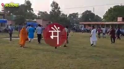 शिक्षक के साथ दुर्व्यवहार काफी निन्दनीय है। नीतीश कुमार को इसका सजा जरूर मिलेगा। #MdAnwar #Araria #Bihar #Vote #Support