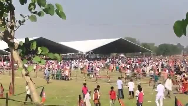 प्रधानमंत्री #narendramodi जी के मुजफ्फरपुर पहुंचने से पहले पंडाल के बाहर ये नजारा था

#BiharWithNDA
