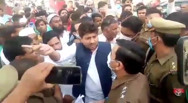शामली: फरमान रंगरेज जिला सचिव, विधायक नाहिद हसन का धरना #कैराना