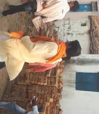 नरवर: ##﻿@#phoolpur gao me jansampark karte hue bjp ke karyakarta