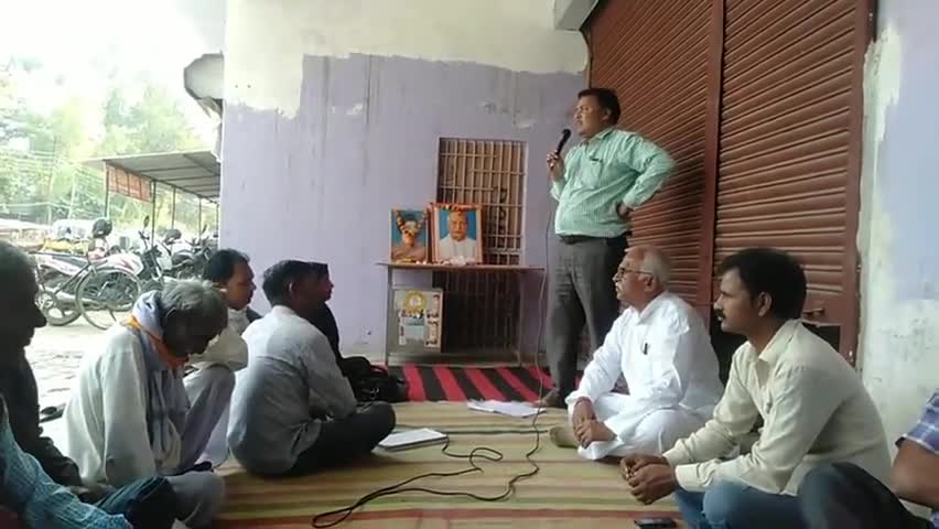 जगतपुर ब्लॉक कांग्रेस कमेटी ने पूर्व प्रधानमंत्री श्री मती #इंदिरा_गांधी व लौह पुरुष #सरदार_वल्लभभाई पटेल को नमन किया।