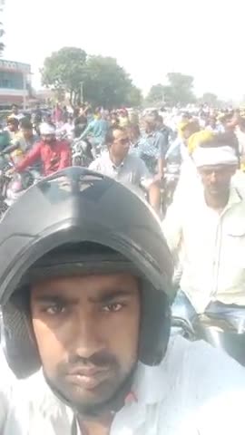 देेेवरिया: उपचुनाव के आखिरी दिन
लहर बड़ी करारी है #बल्ला  सब पर भारी है
          पिन्टू सिंह जिन्दावाद जिन्दावाद