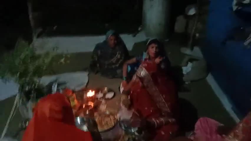 सागर नगर: karwa chauth manate huye dikhi sagar jile ko mahilaye#sagar 
#karwachauth