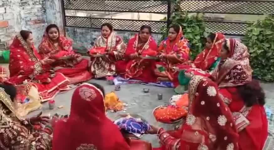 इकौना: विधिविधान से इकौना इलाके में मनाया गया करवाचौथ का त्यौहार #करवाचौथ