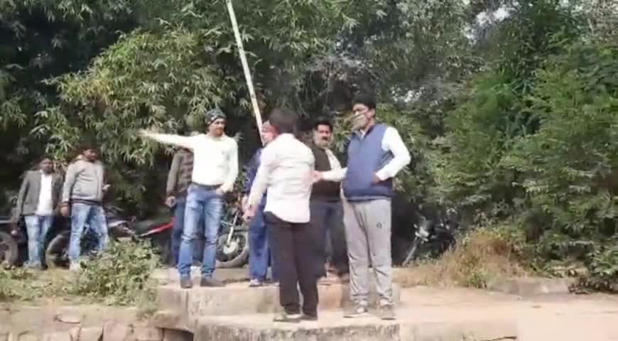 गढ़वा: नगर परिषद के कार्यपालक पदाधिकारी ने छठ महापर्व को लेकर शहर के 22  घाटों का किया निरीक्षण #छठ #घाट #निरीक्षण