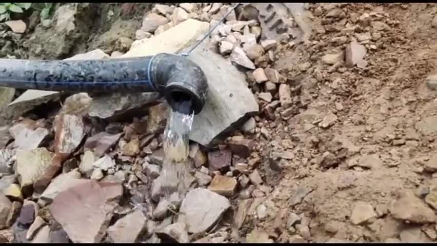 पकरीबरावां: धमौल वार्ड नम्बर-1 में बर्बाद हो रहा पानी, लोग पेयजल के लिए परेशान #पेयजल_संकट